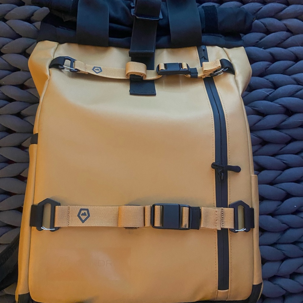 WANDRD PRVKE Lite Dallol Yellow, With Premium Straps And Accessory Pouch